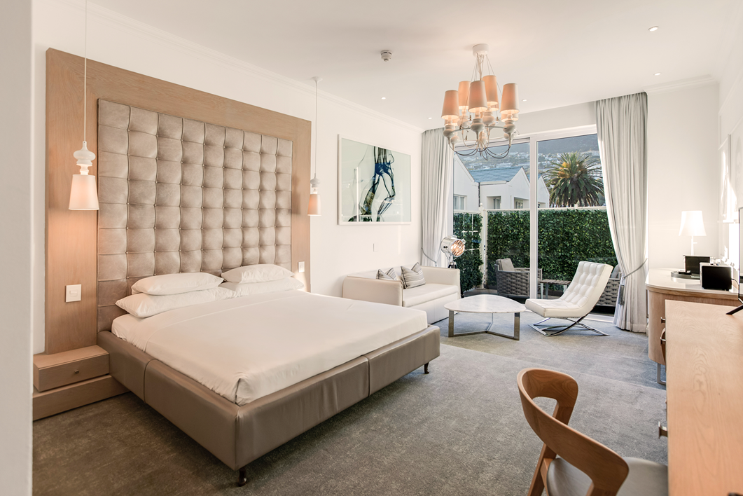 Superior  Mountain-Facing Room