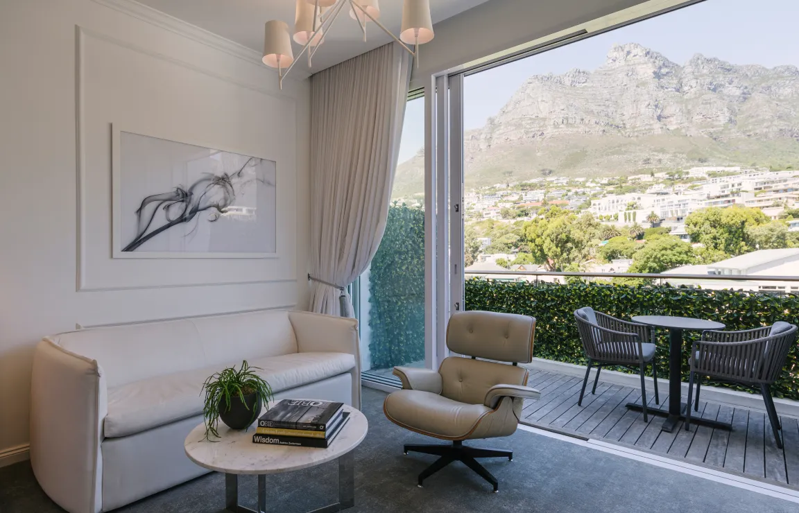 Classic  Mountain-Facing Room